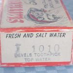 Just the box for a Devels Toothpick. It would be for one that is White with Black Stripes.