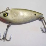 B-1300 Water Gater - No Tail.
This is an unusual Water Gater, it has no tail. Non Cataloged lure... they are rare. 1/2 oz.